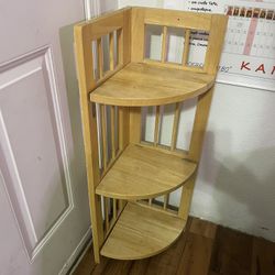 Corner stand With 3 shelves 