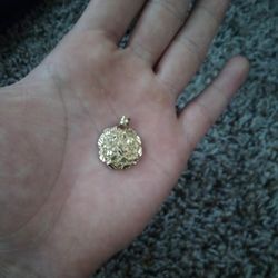 10k Gold Pendant 