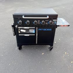 Pit Boss Ultimate 5 Burner Griddle Collection