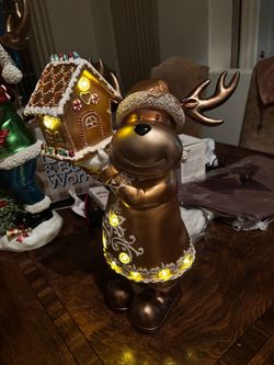 Beautiful Reindeer Christmas Decoration 18” Inches Tall With Lights Battery Operated In New Condition