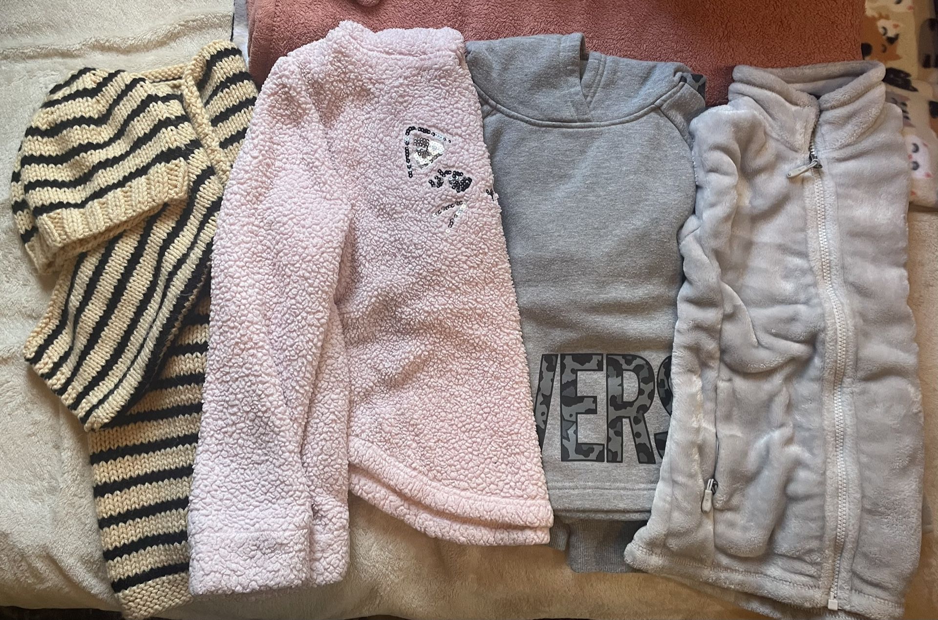 Lot Of 4 Girls Size 7 Jackets/Hoodies 🌸$7 For ALL🌸