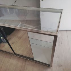 Glass and mirror show case