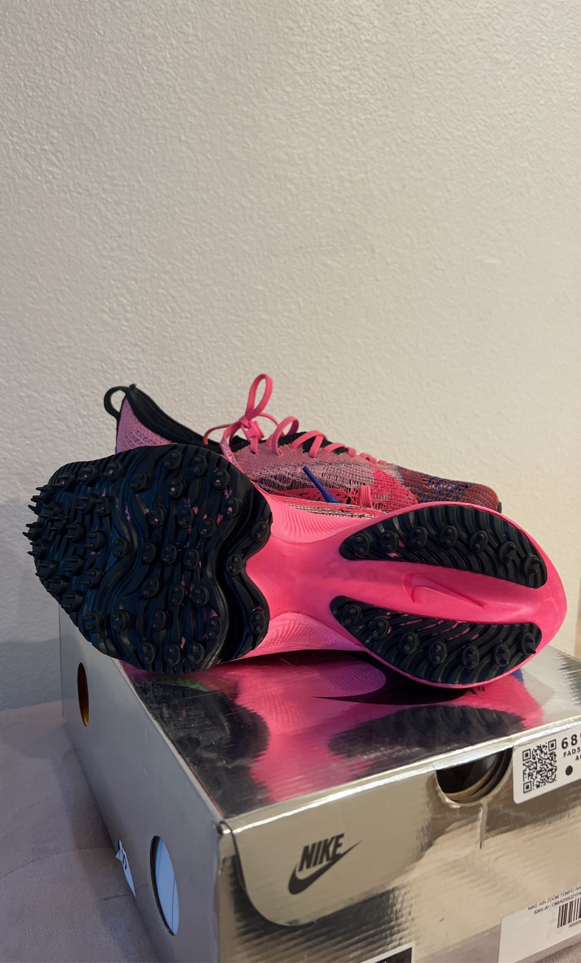 Off White x Air Zoom Tempo Next%  display picture 1
