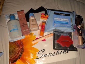 Makeup Bundle In A Sunshine Bag
