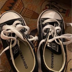  Black  Converse Size 8