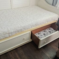 Twin size Paula Deen daybed with storage and mattress with topper