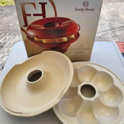 Emily Henry Baking Crown
