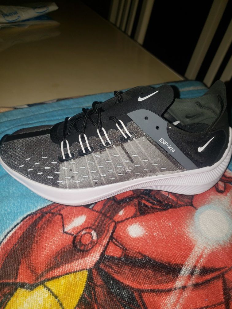 Nike running shoes size 8