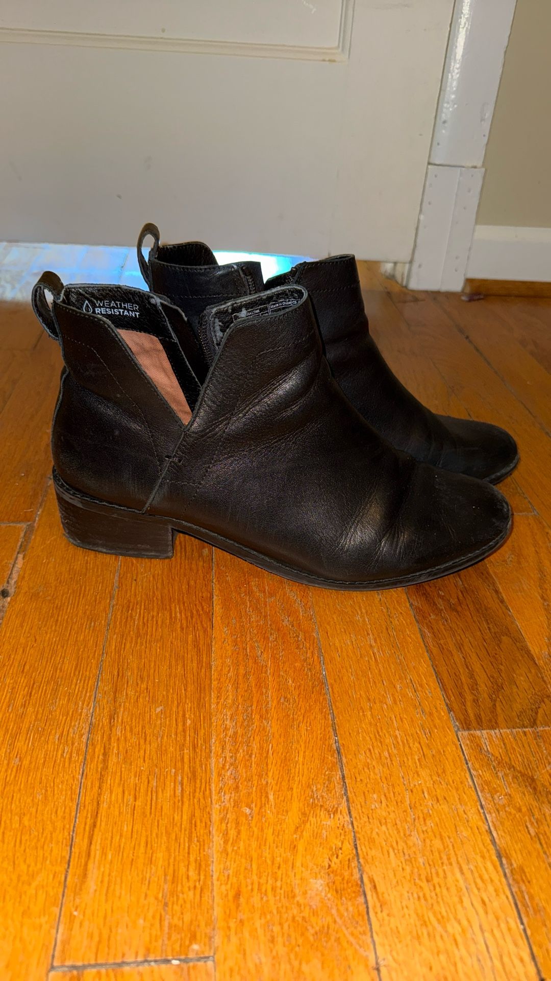 Vionic Black Zip Up Leather Boots Womens Size 11