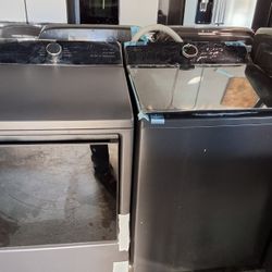 LG 5.5 Cu. ft. Smart Top Load Washer And LG - 7.3 Cu. Ft. Smart Electric Dryer with EasyLoad Door - Matte