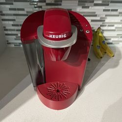 Keurig - K Classic Coffee Maker - Red
