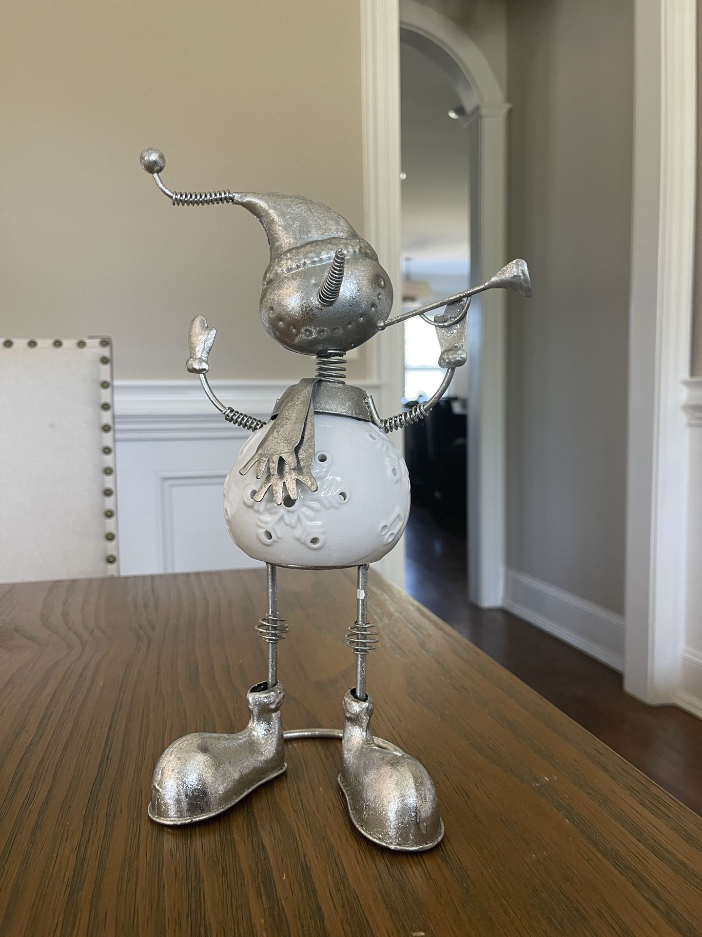 Snowman Trumpet Candle Holders Metal Frosty Christmas Silver and White 11" H