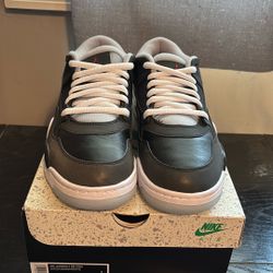 Jordan 4 RM Black Metallic 