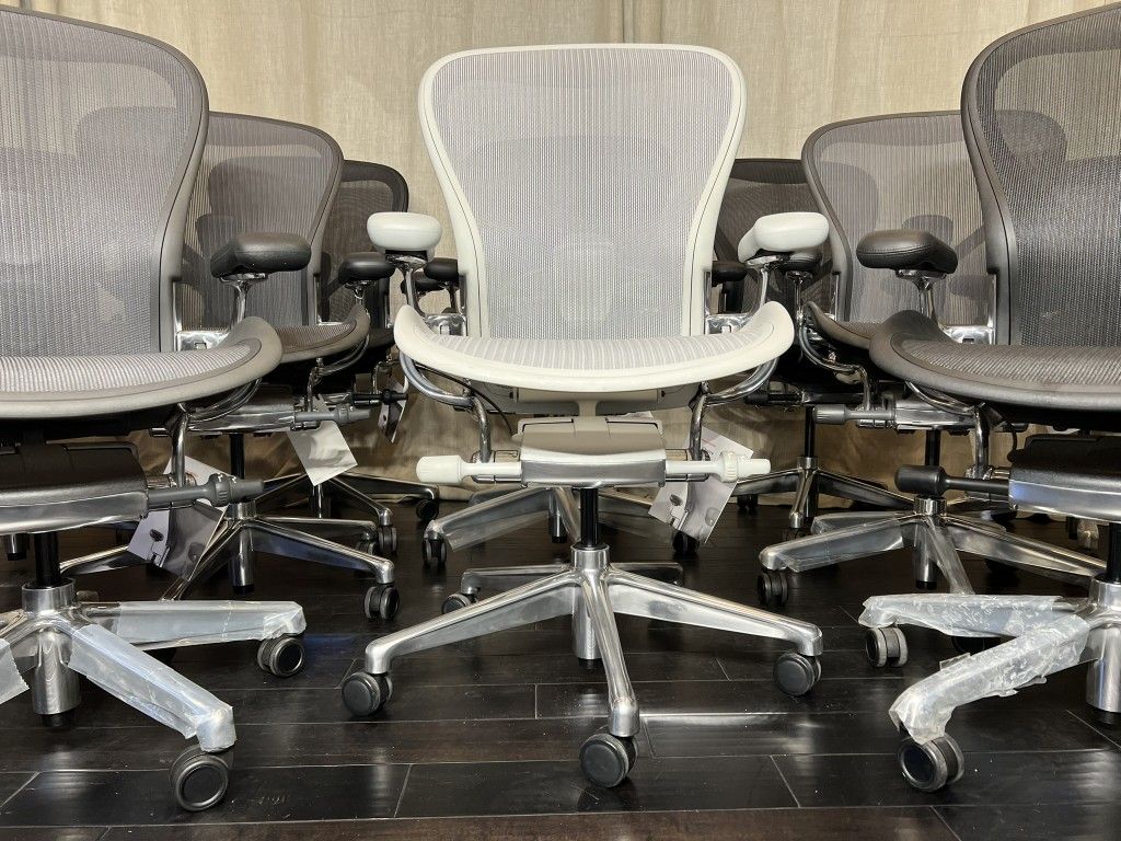 BRAND NEW HERMAN MILLER AERON