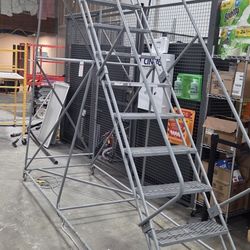 12 Step Rolling Ladder