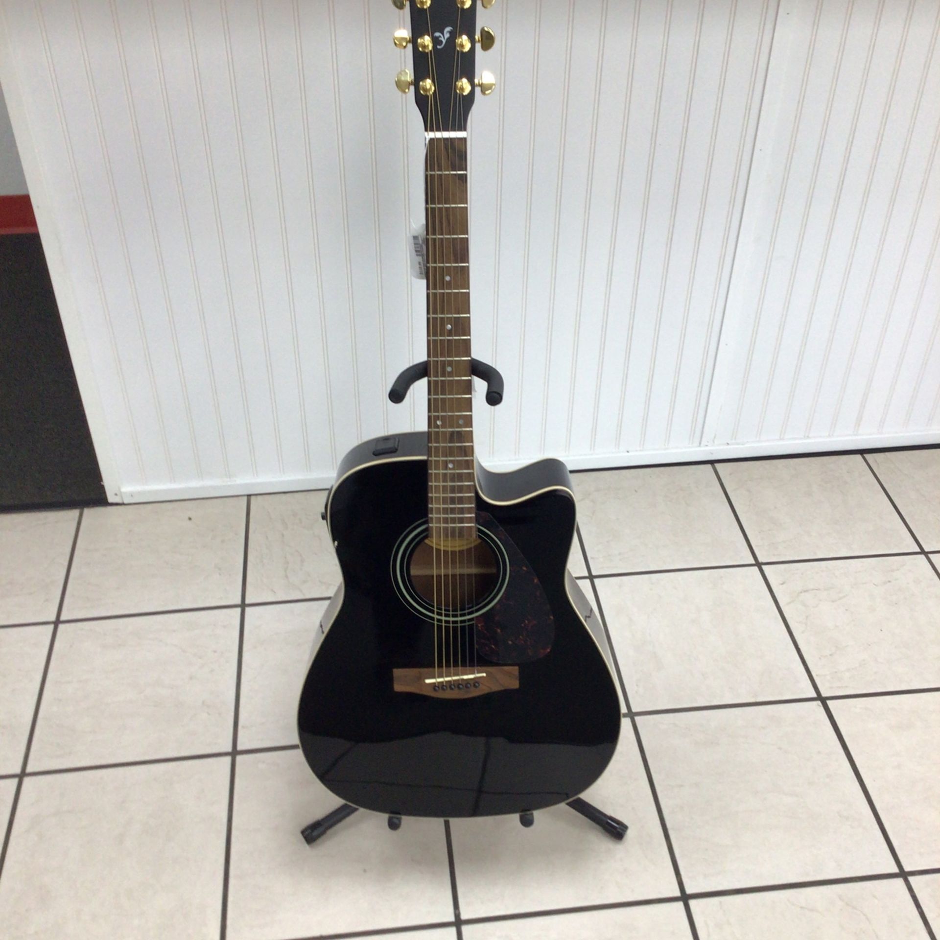 Yamaha Guitar 