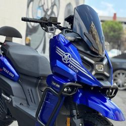 Blue 200cc Gas Scooter Moped 