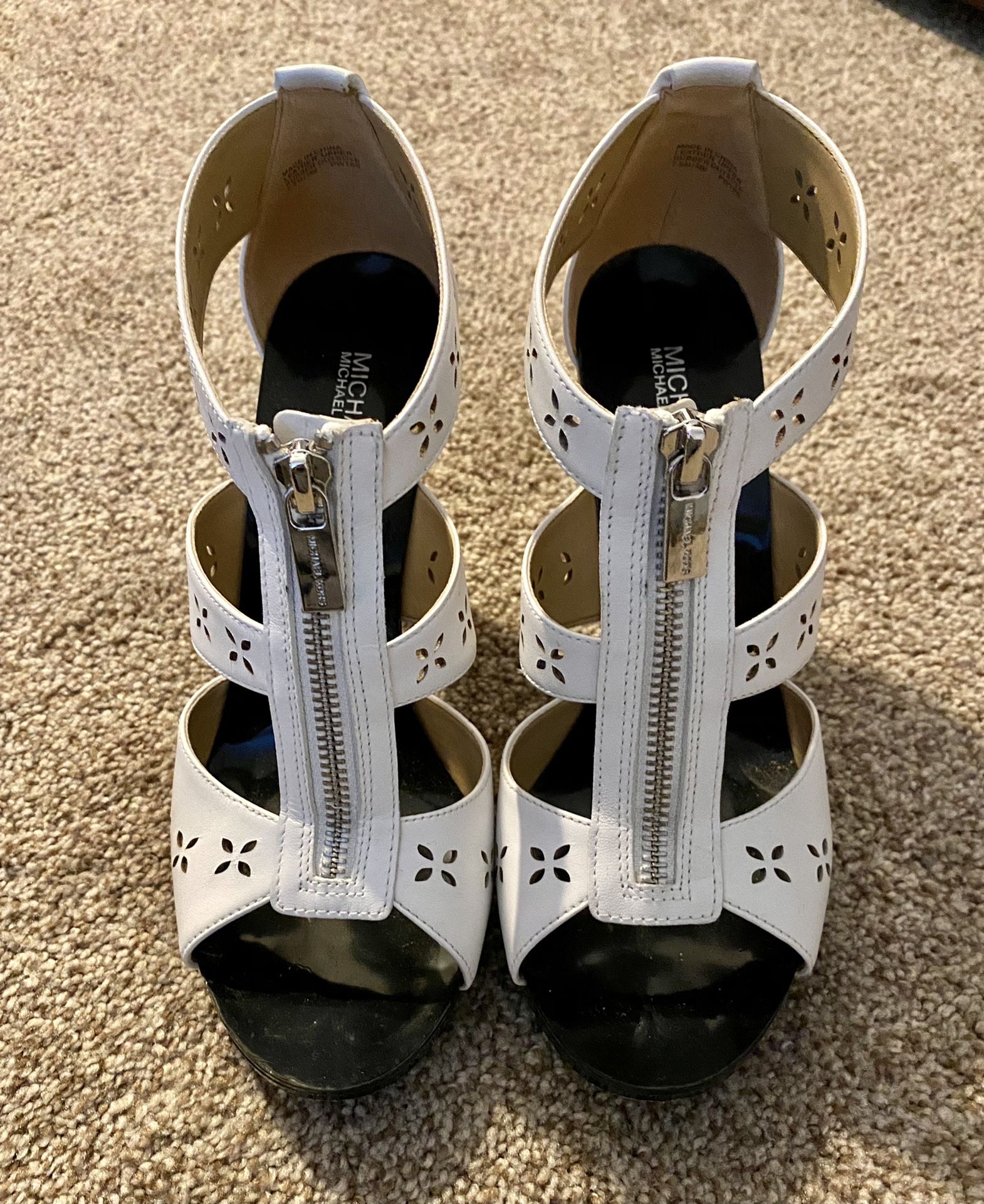 Women's Michael Kors white leather sandals size 7 1/2