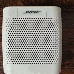 Bose SoundLink Color -white - Model #415859 with Charging Cord