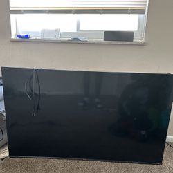 55 Inch Roku Tv Comes With Tv Wall Mount And Led Light 