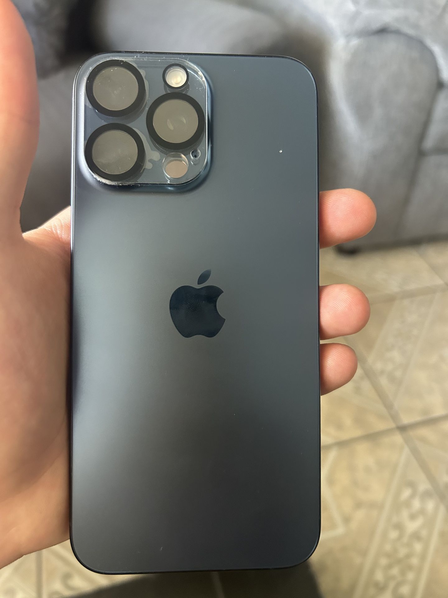 iPhone 15 Blue
