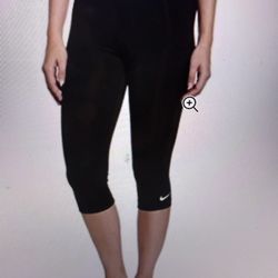 Nike Pro Women’s Dri Fit Capri Tights 