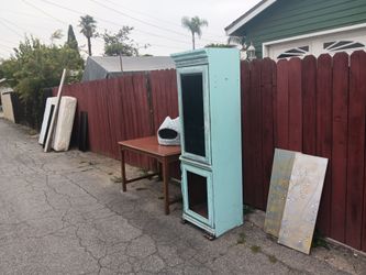 Curb Alert/Free Furniture
