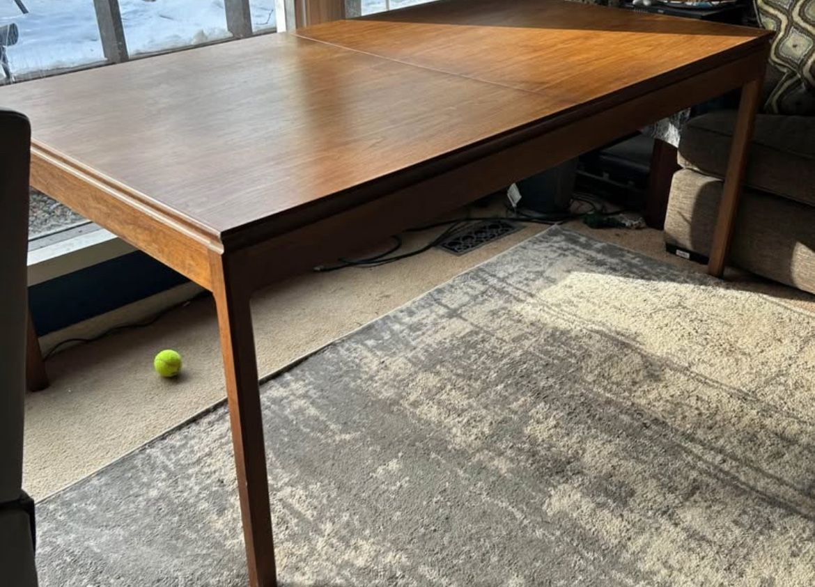 JACK CARTWRIGHT Mid-Century Modern Walnut Dining Table by Founders Furniture