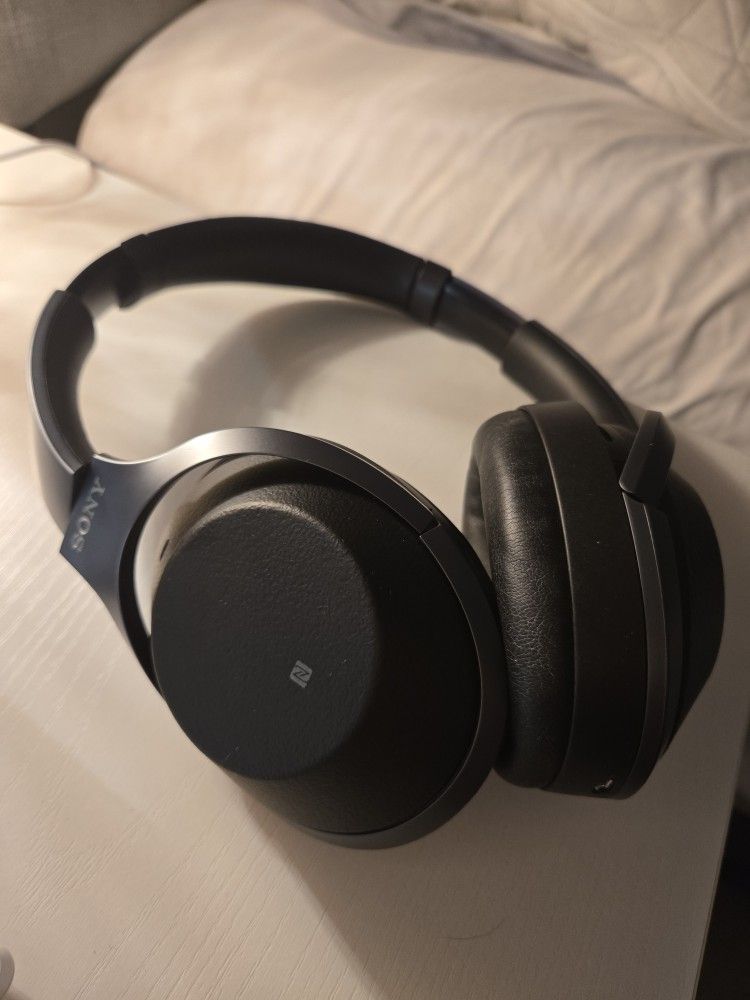 Sony Wireless Bluetooth WH-1000XM2 Noise Canceling Headphones
