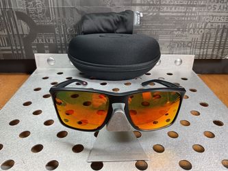 Oakley SYLAS  Prizm Polarized  Sunglasses with Case and Bag Brand New. Best fit for bigger face. 60-17-140