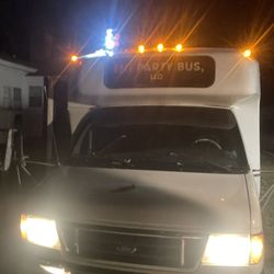 Party Bus E350 Gasoline (Read Post)Price to sell fast 💨