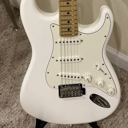 Fender Stratocaster- White