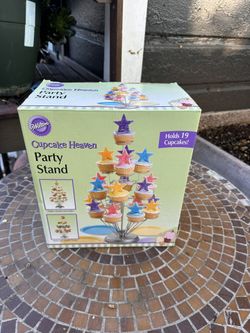Wilton Cupcake Heaven Party Stand