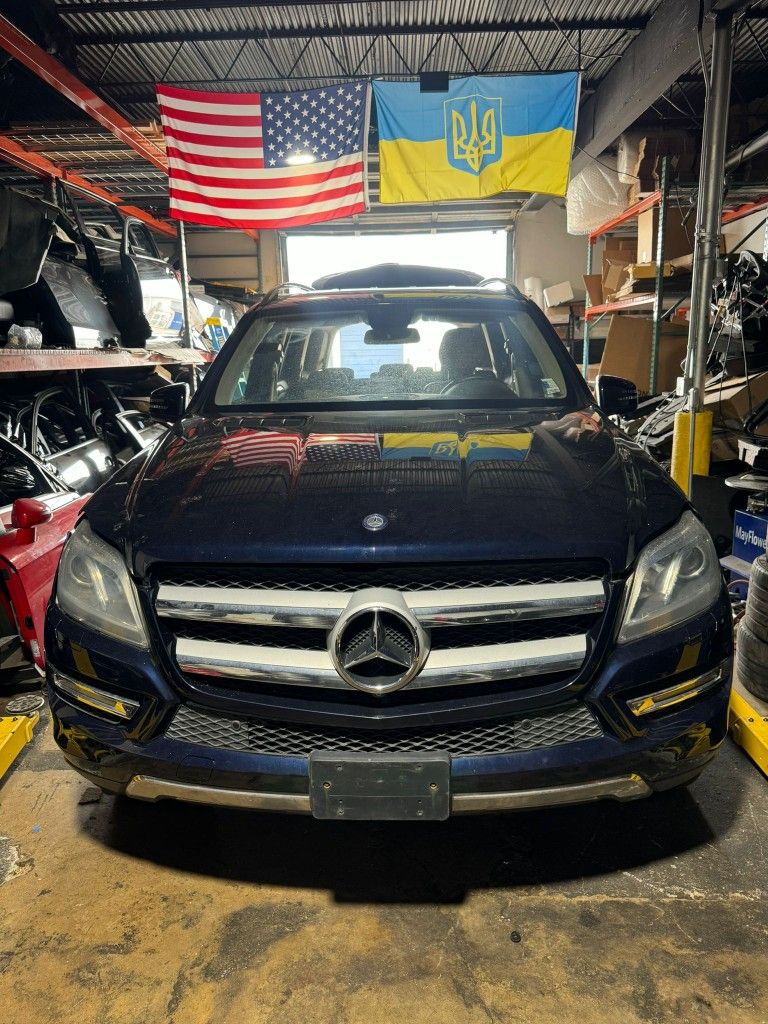 2013 Mercedes GL450 — Disassembly / Part Out