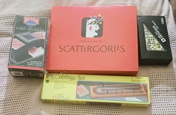 Vintage Lot Boardgames & Vintage 1979 Dominoes Set With Spinners 