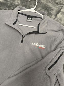 Awesome Grey Under Armour University Cincinnati 1/4 Zip Fleece in men’s large #sportswear