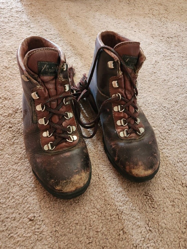 Vintage Vasque Skywalker Hiking Boots - Re-soled