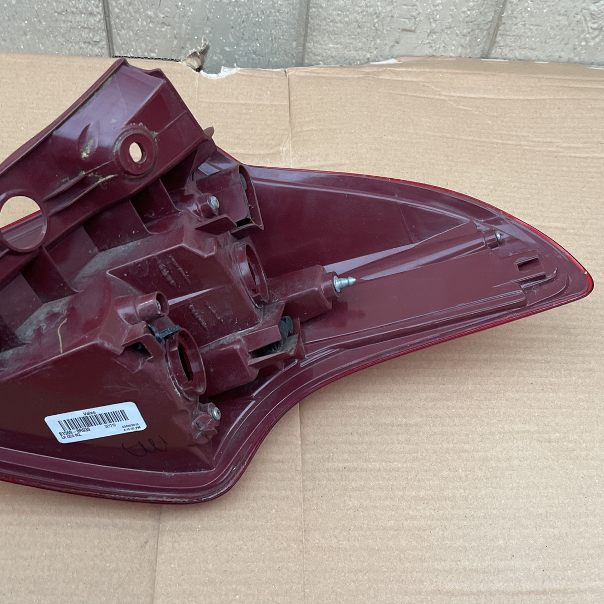 2013-2015 TOYOTA RAV 4 RAV-4 LH DRIVER SIDE HALOGEN TAIL LIGHT OEM