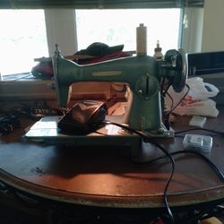 Sewing Machine 