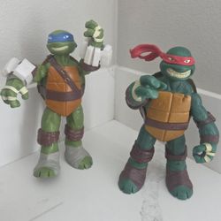 2012 Playmates Teenage Mutant Ninja Turtles 10" Raphael & Leonardo Action Figures 