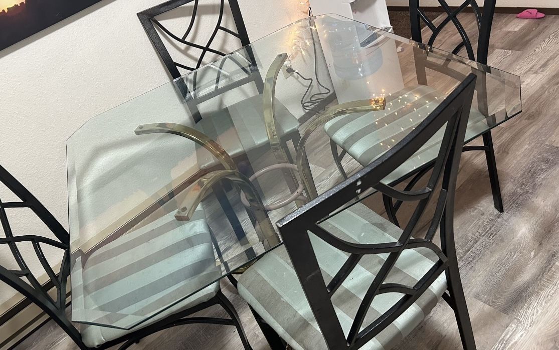 Glass Table And 4 Chairs 