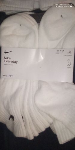NIKE Everyday dri-fit socks