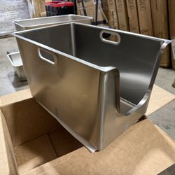 Stainless Steel Metal Cat Litter Box – Brand New