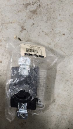 Bryant L1030R Receptacle NEMA