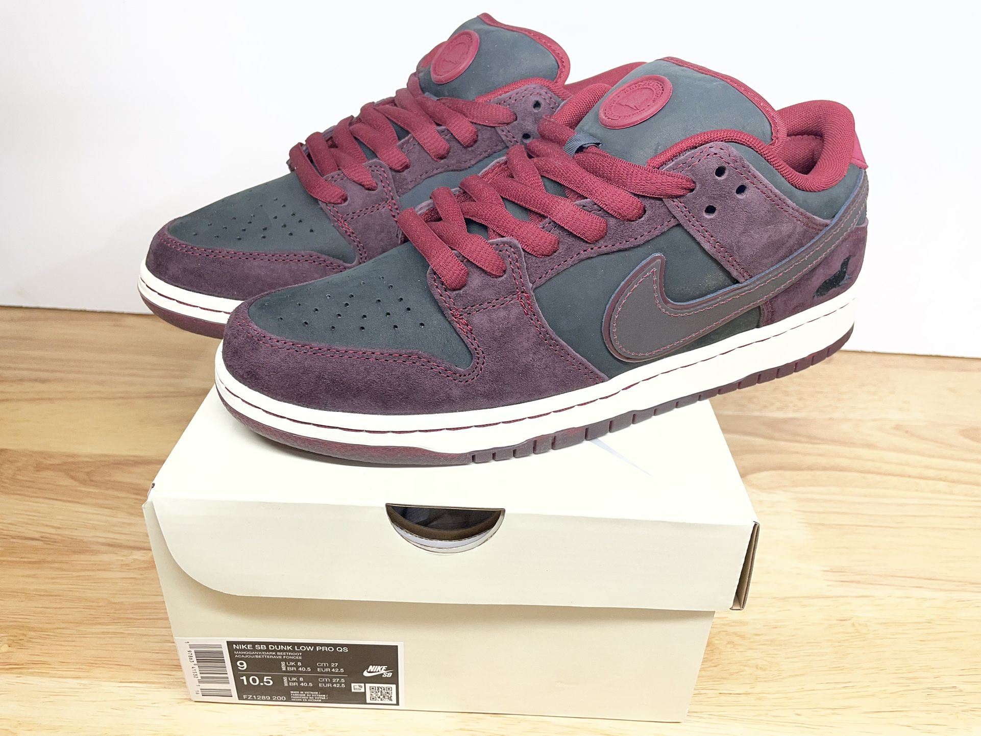 Nike SB Dunk Riot Skateshop