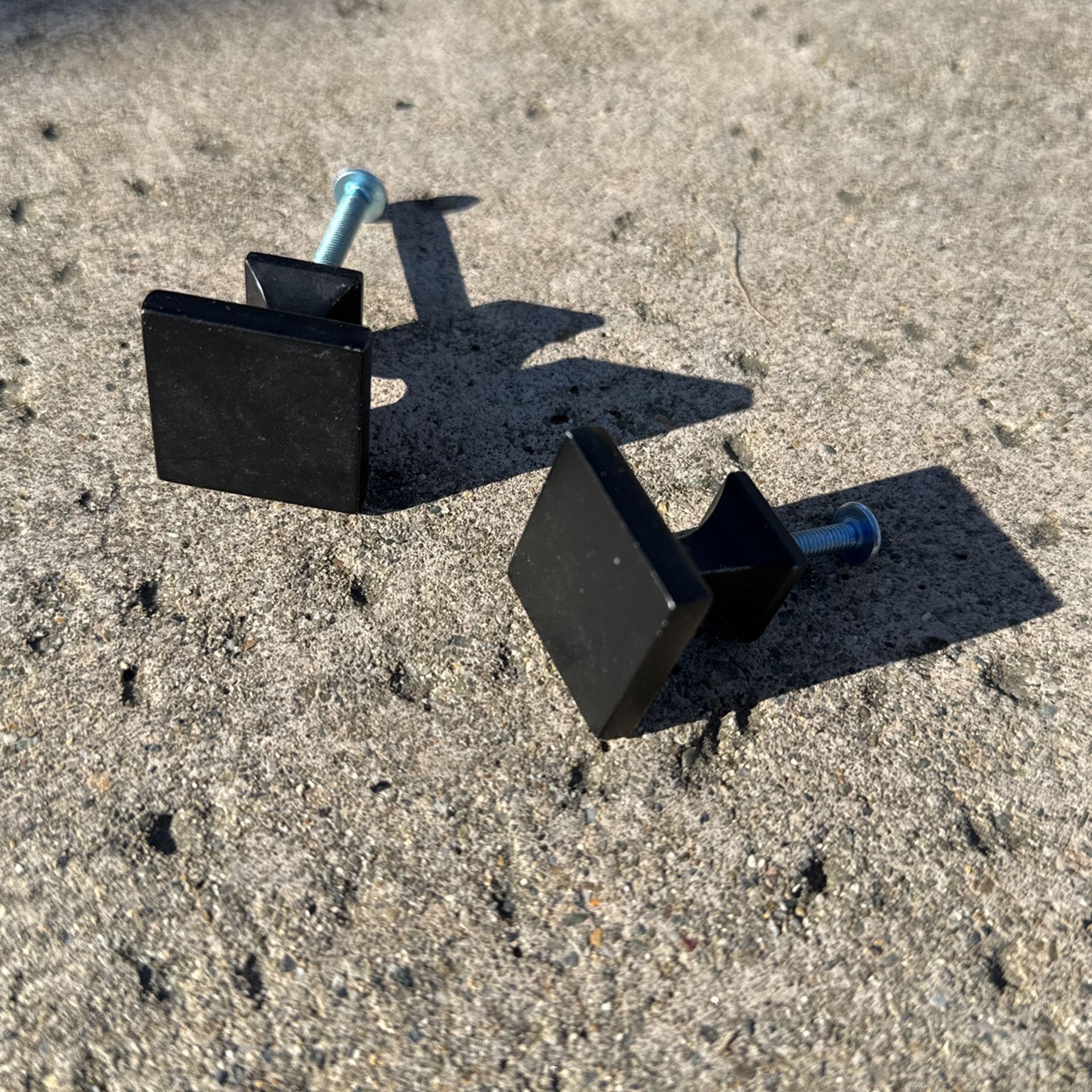 Cabinet Hardware - Free!!!!!!