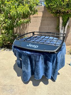 Mopar/Thule Canyon XT cargo basket,