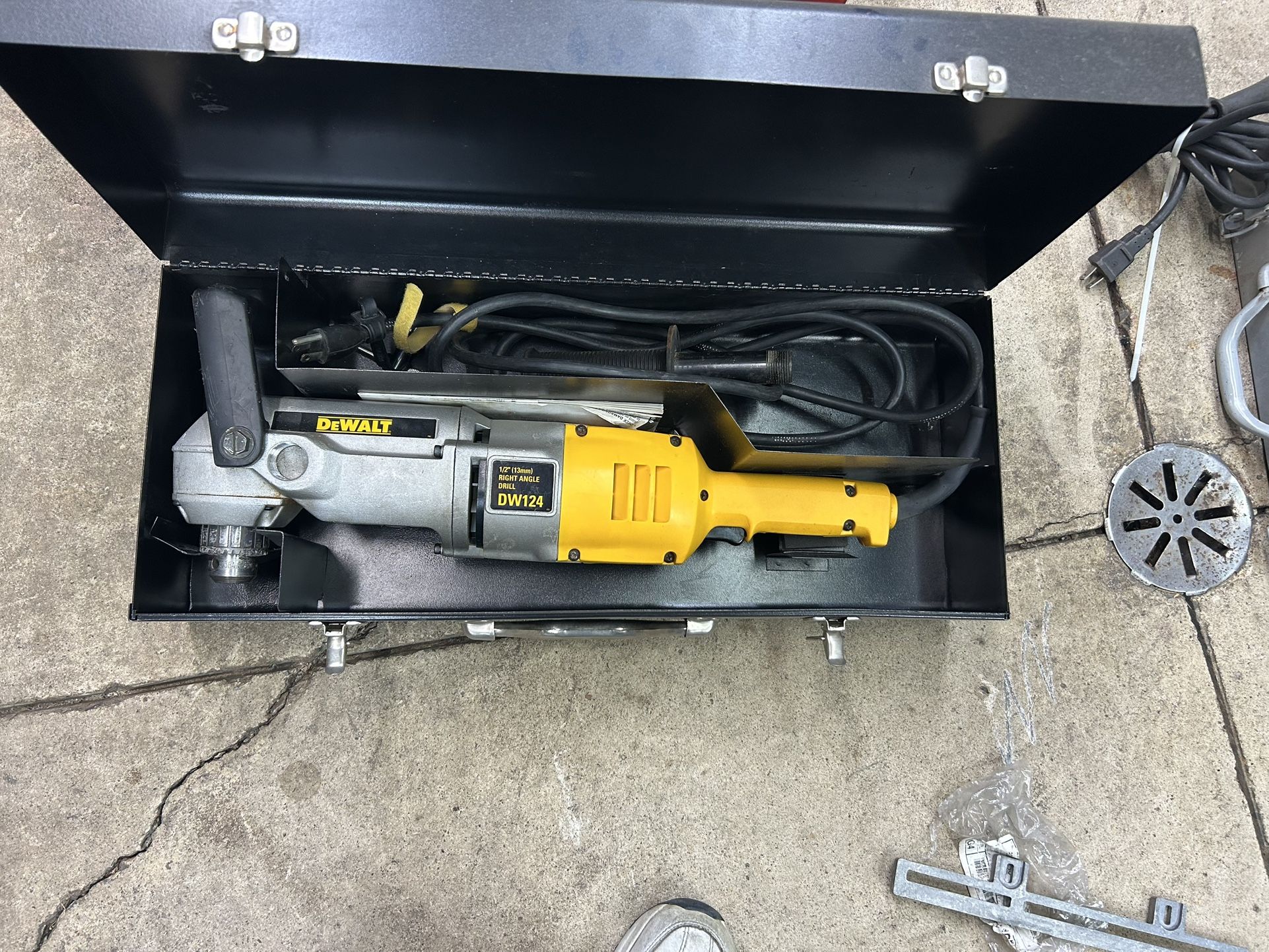 Dewalt 1/2 Right   Angle Drill. Electric 