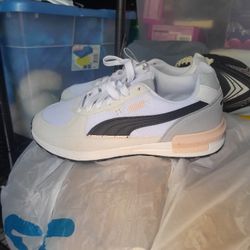 New Womens Pumas.  Size 8.   
