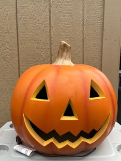 🎃Large Light-Up Halloween Jack-O’-Lantern Pumpkin – Plug-In
